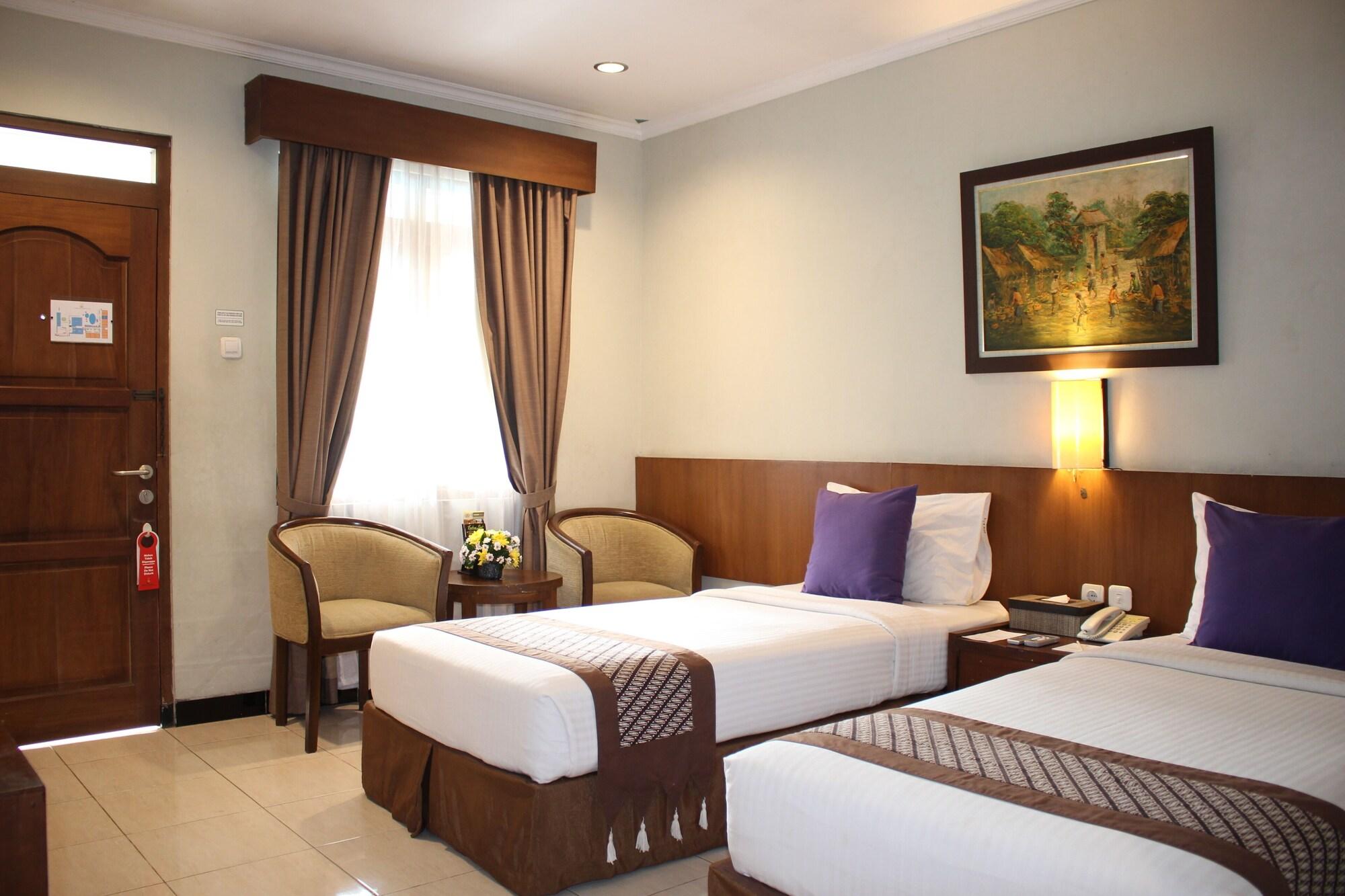 Cakra Kembang Hotel Kejayan Extérieur photo