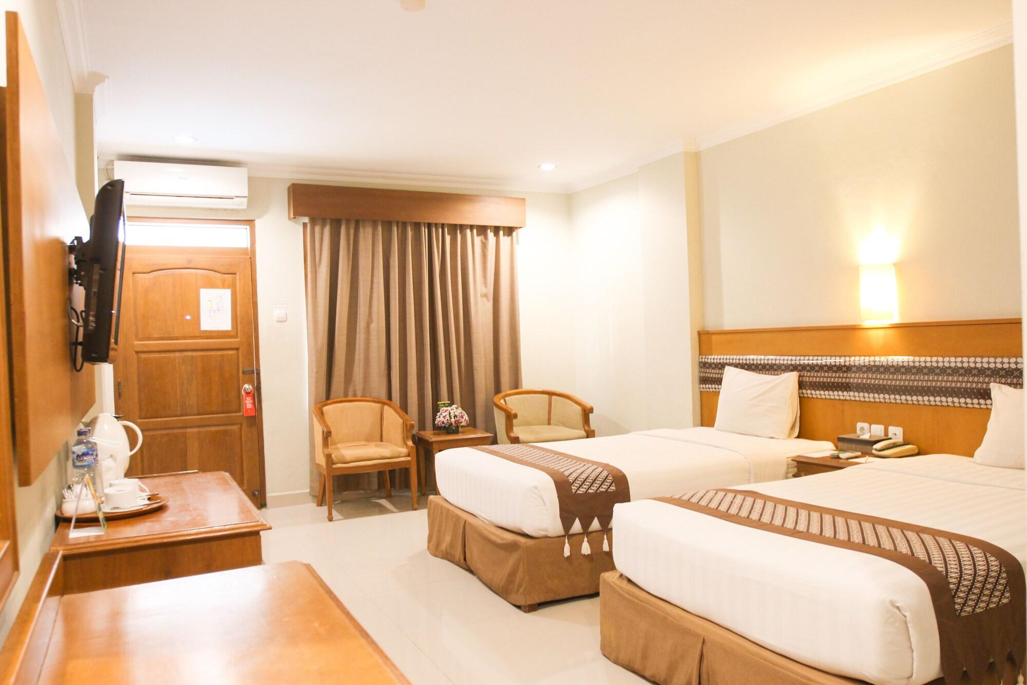 Cakra Kembang Hotel Kejayan Extérieur photo