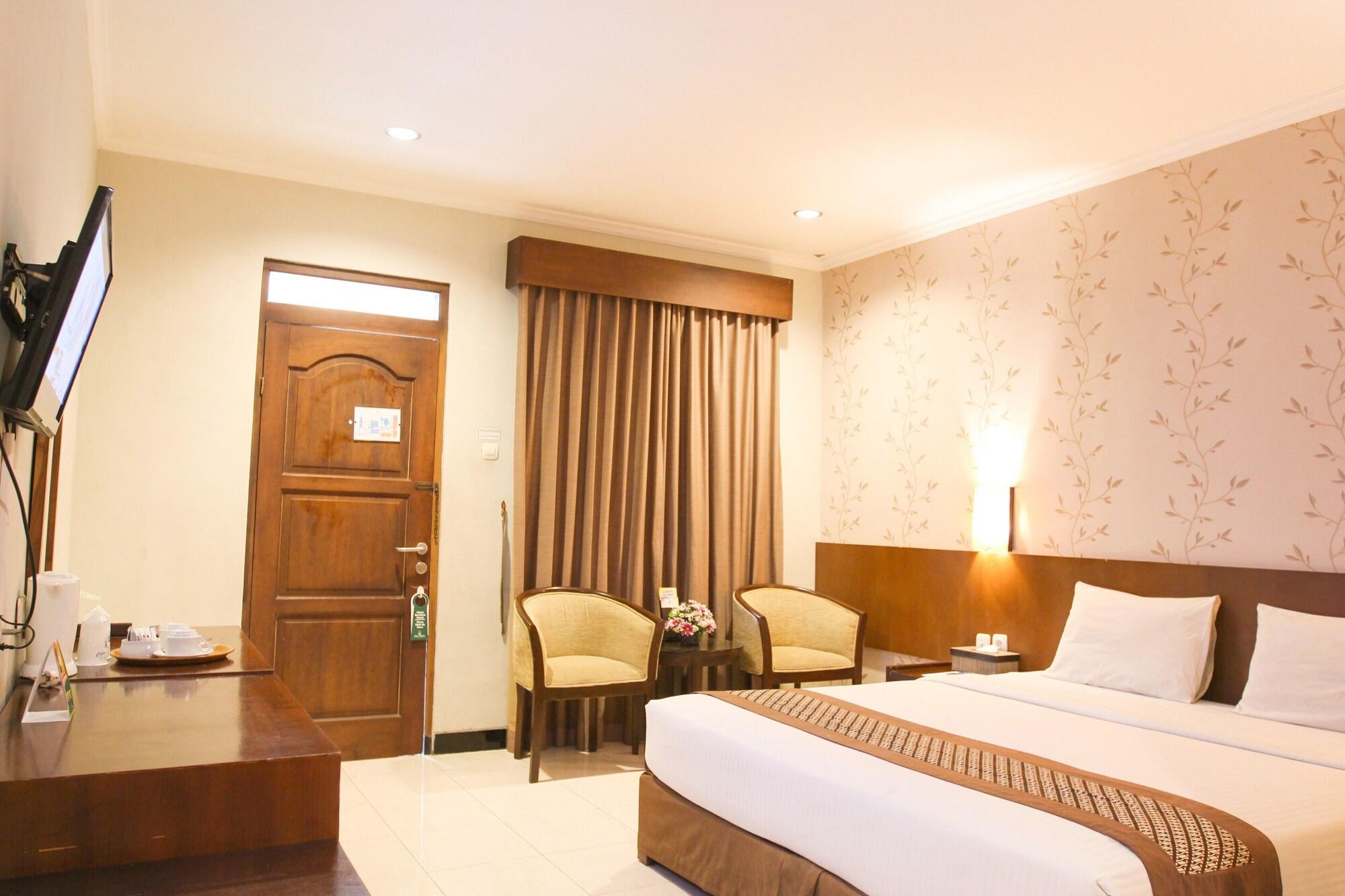 Cakra Kembang Hotel Kejayan Extérieur photo