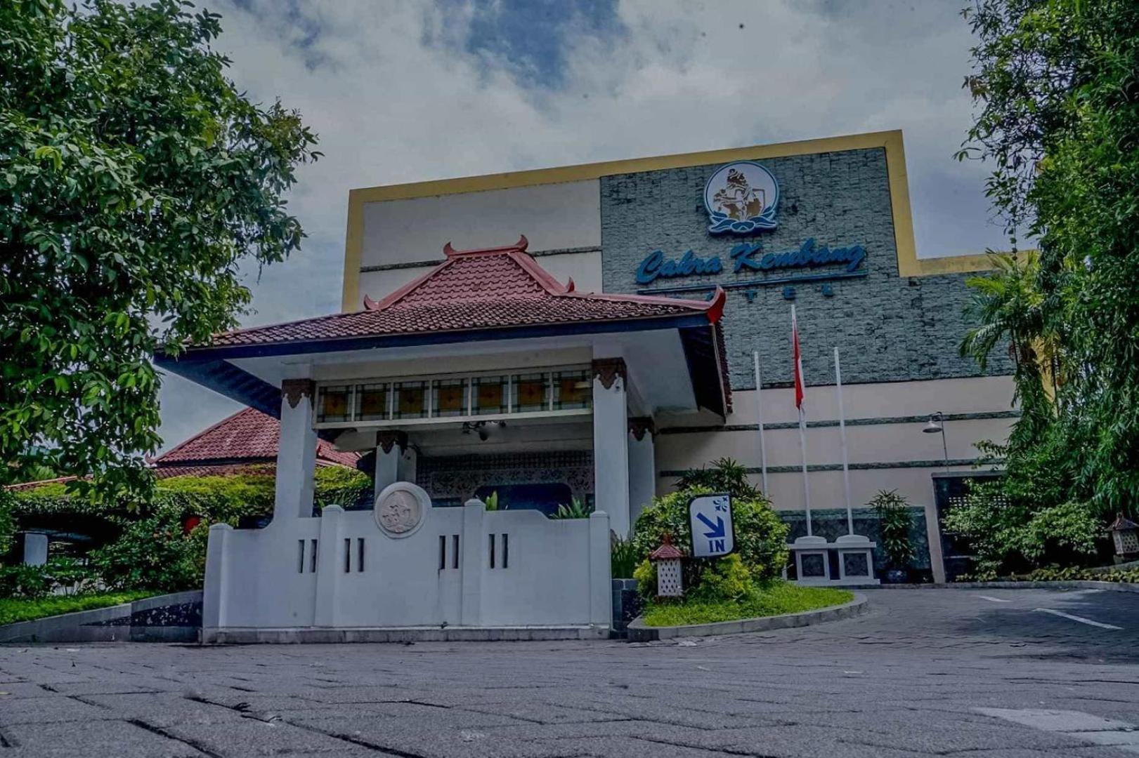 Cakra Kembang Hotel Kejayan Extérieur photo