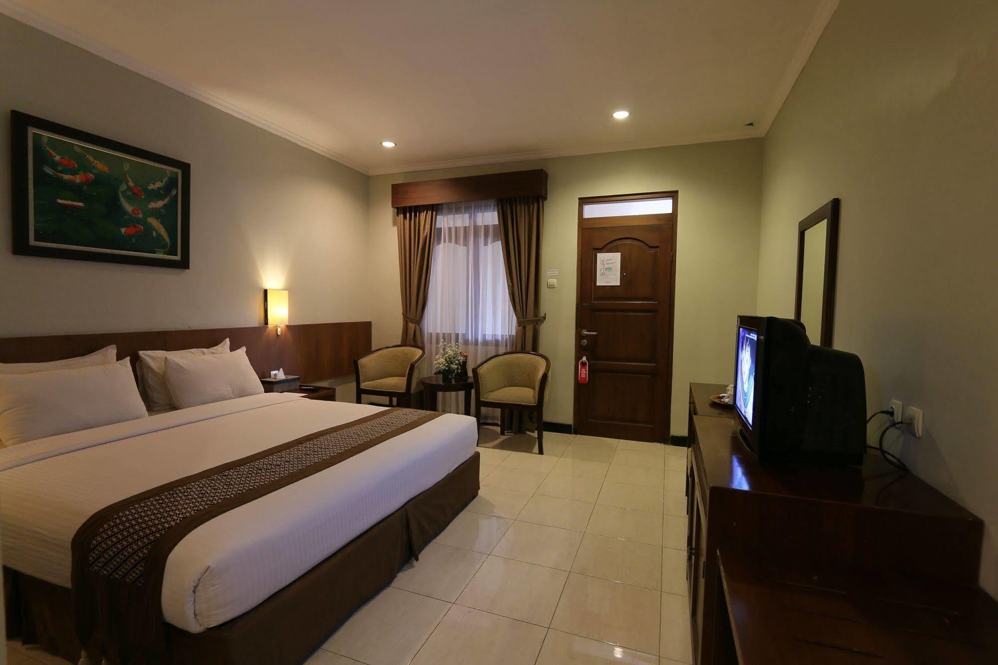 Cakra Kembang Hotel Kejayan Extérieur photo