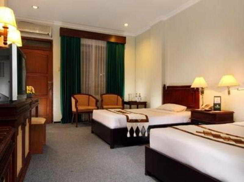 Cakra Kembang Hotel Kejayan Extérieur photo