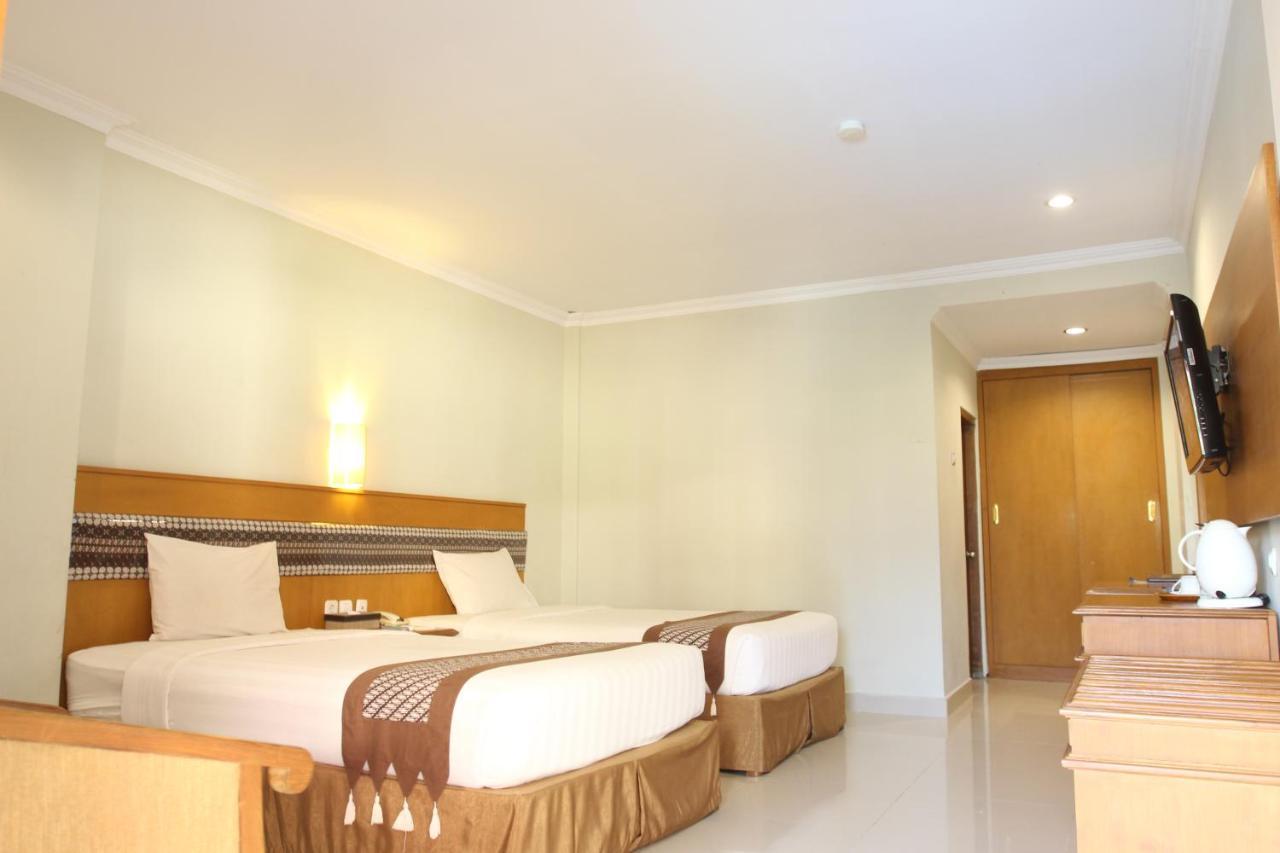 Cakra Kembang Hotel Kejayan Extérieur photo
